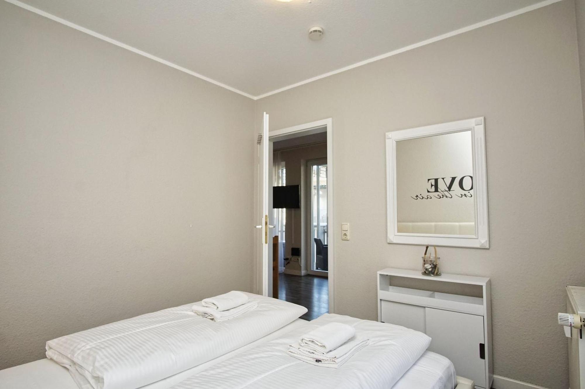 Villa Buskam: Central Apartment with Balcony and Spa Access Goehren  Exterior photo